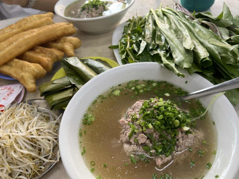 《共煮的島嶼》 Vol.5 湯的旅行：河粉、粿條與新住民的味道