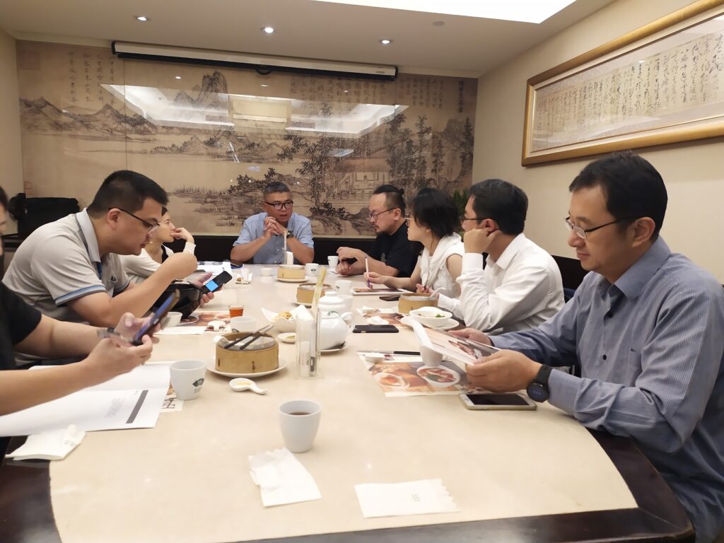 台北大加蚋扶輪社社長幹部計畫會議於餐廳包廂舉行